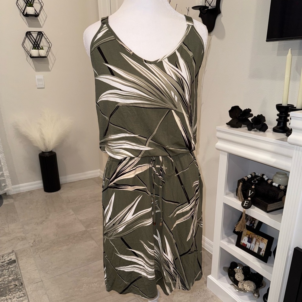 White House Black Market Olive and White Leaf Print Dress Size XS